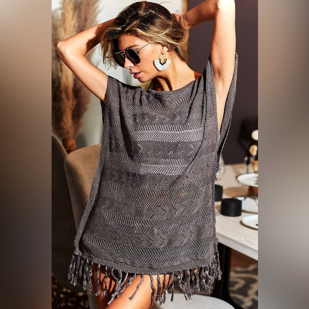 BiBi Fringed Hem Short Sleeve Knit Top - Picture 2 of 3